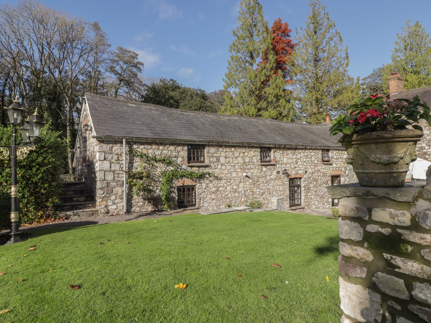 7 Beautiful Holiday Cottages Near Cardiff for Your Next Welsh Retreat