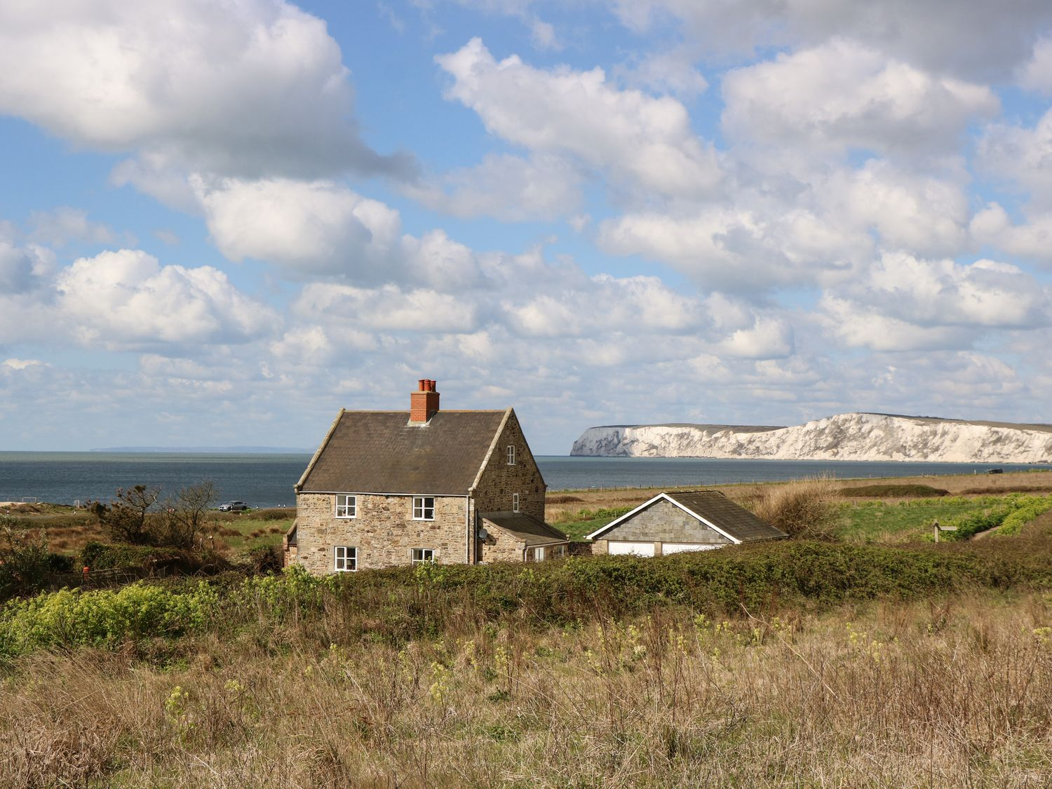 Isle of Wight Cottages Near Beach Views You Have to Visit